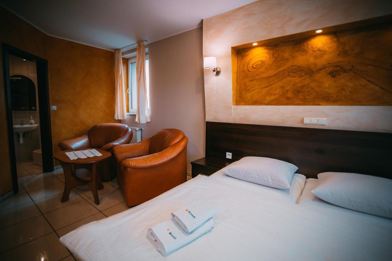 Wodnik Turawa Hotel Buitenkant foto